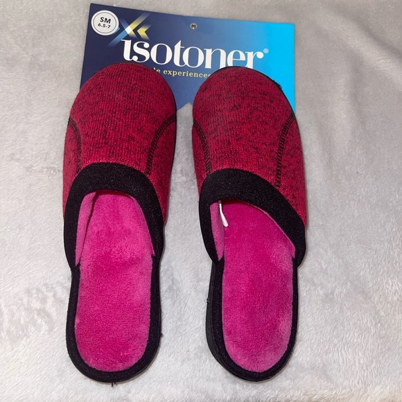 NWT! ISOTONER VERY BERRY SLIDES LADIES SIZE 6.5-7 (06855VBY6/7)
